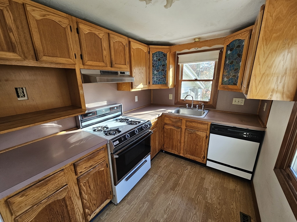 271 Plymouth Ave Property Photo 11