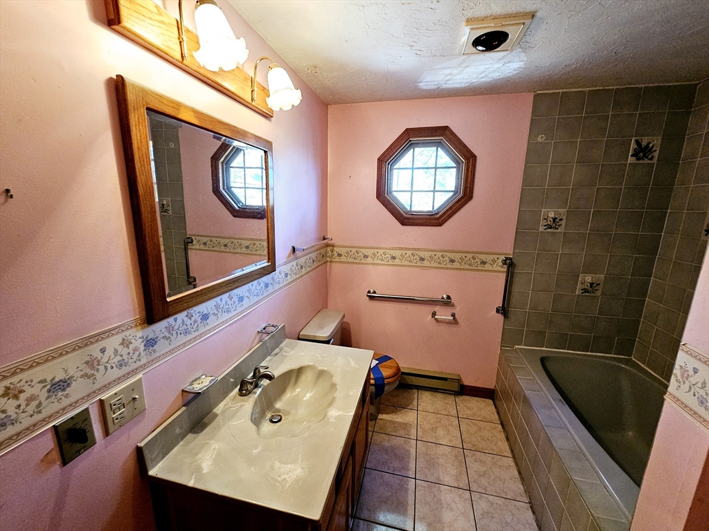 271 Plymouth Ave Property Photo 14