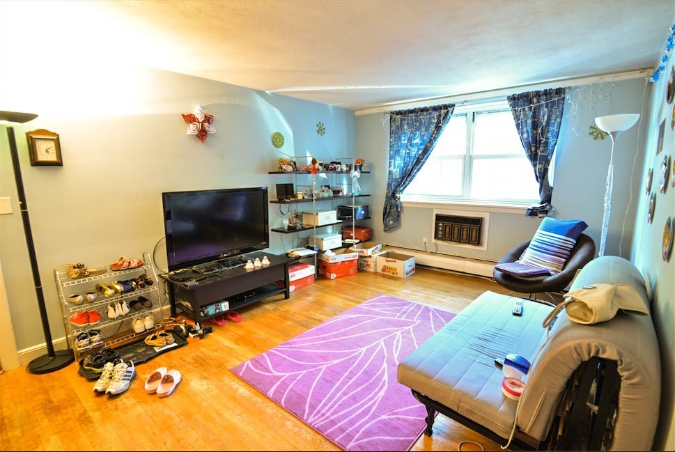 11 Commonwealth Ct # 8 Property Photo 1