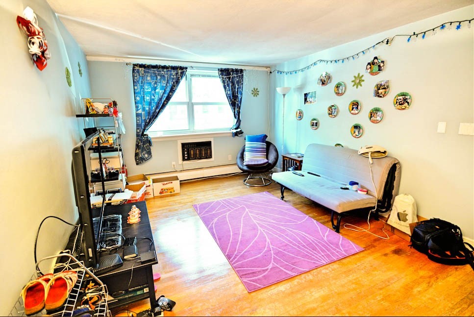 11 Commonwealth Ct # 8 Property Photo 2