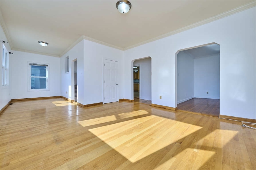 778 E 4th St # 2 Property Photo 3