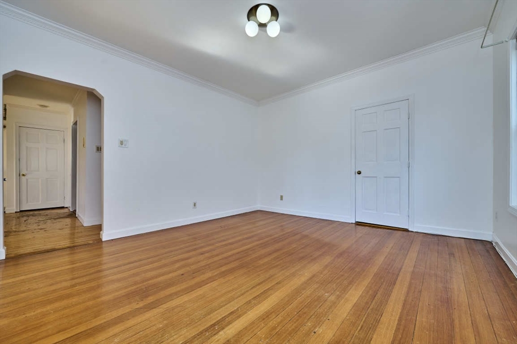 778 E 4th St # 2 Property Photo 5