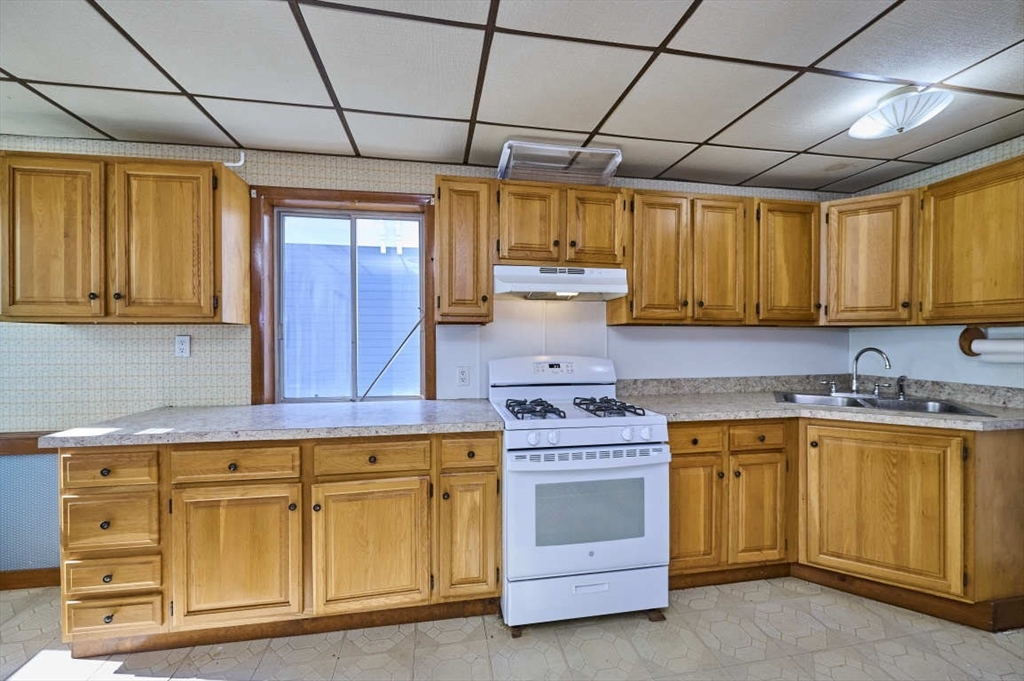 778 E 4th St # 2 Property Photo 6