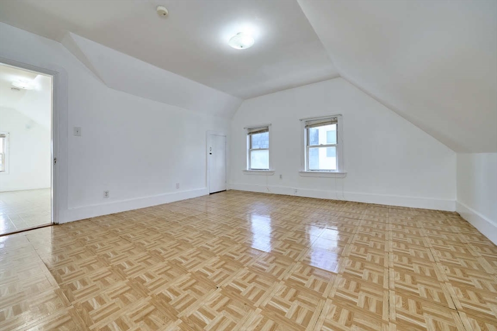 778 E 4th St # 2 Property Photo 8