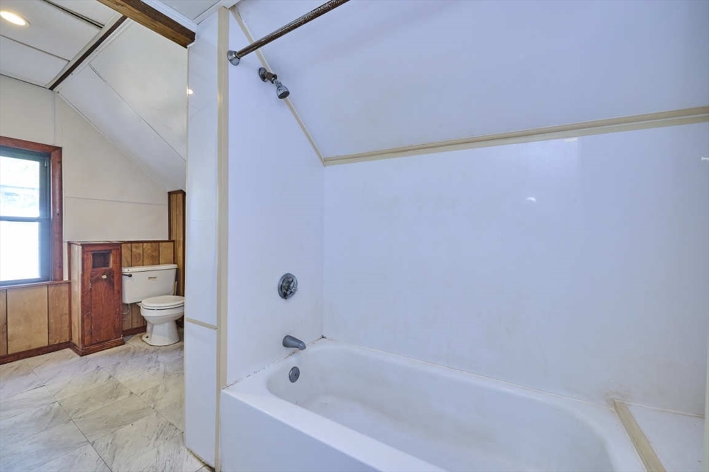 778 E 4th St # 2 Property Photo 15
