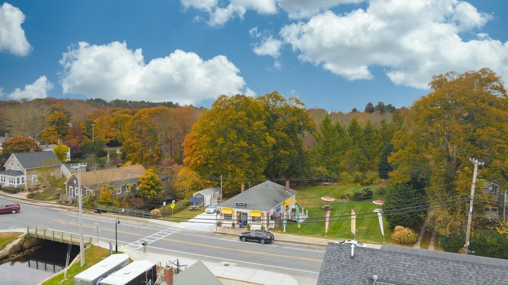 488 Old County Property Photo 7
