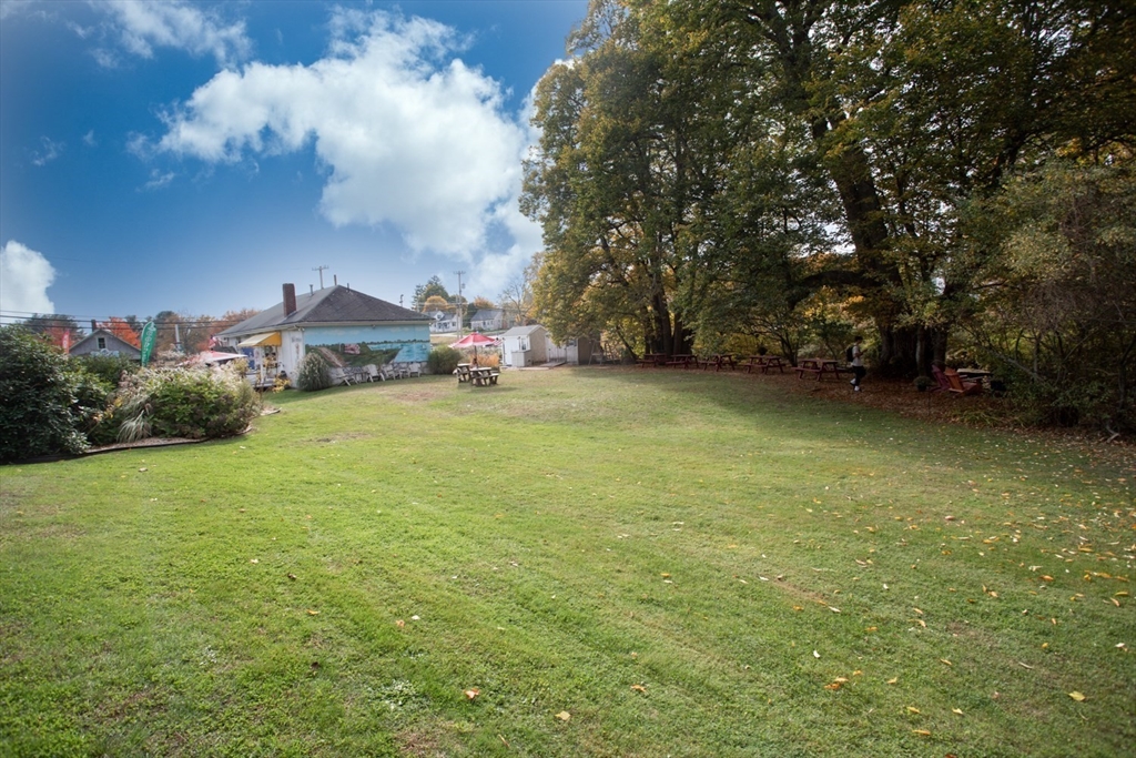 488 Old County Property Photo 12