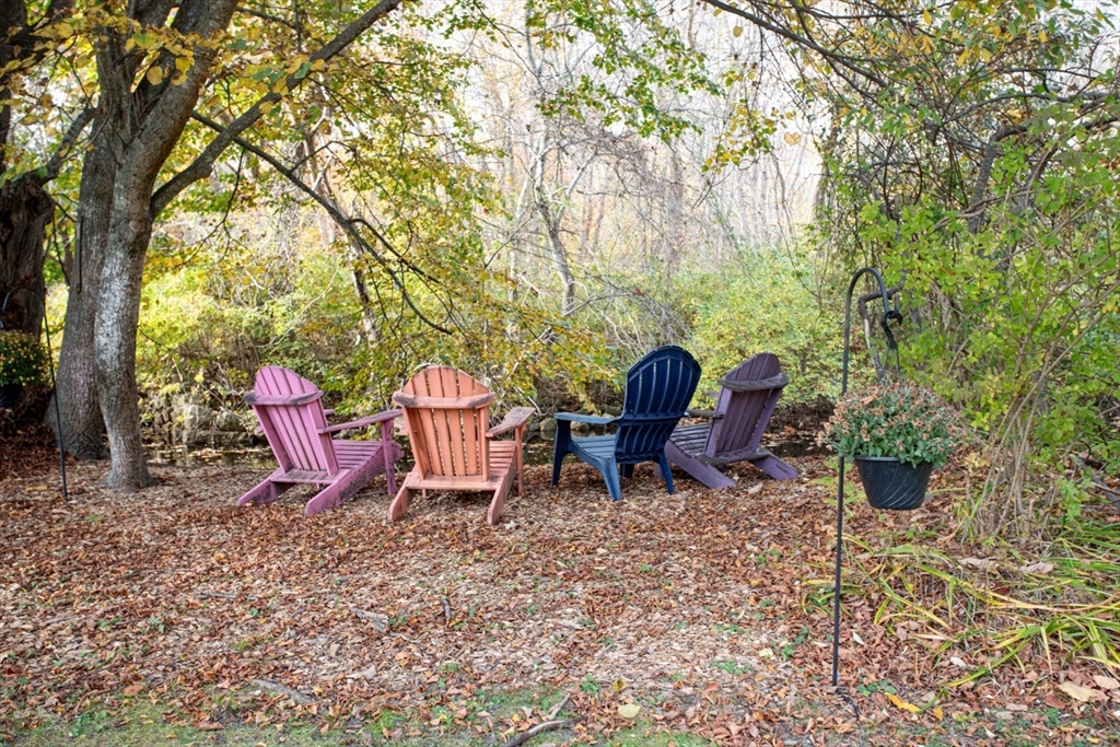 488 Old County Property Photo 17