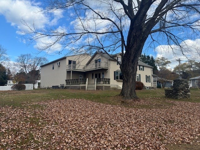 390 Howe St Property Photo 4