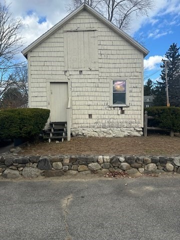 390 Howe St Property Photo 5