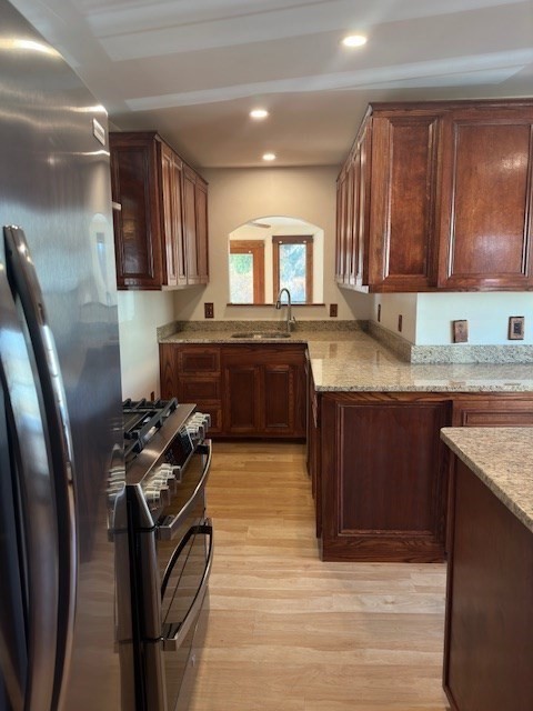 390 Howe St Property Photo 7