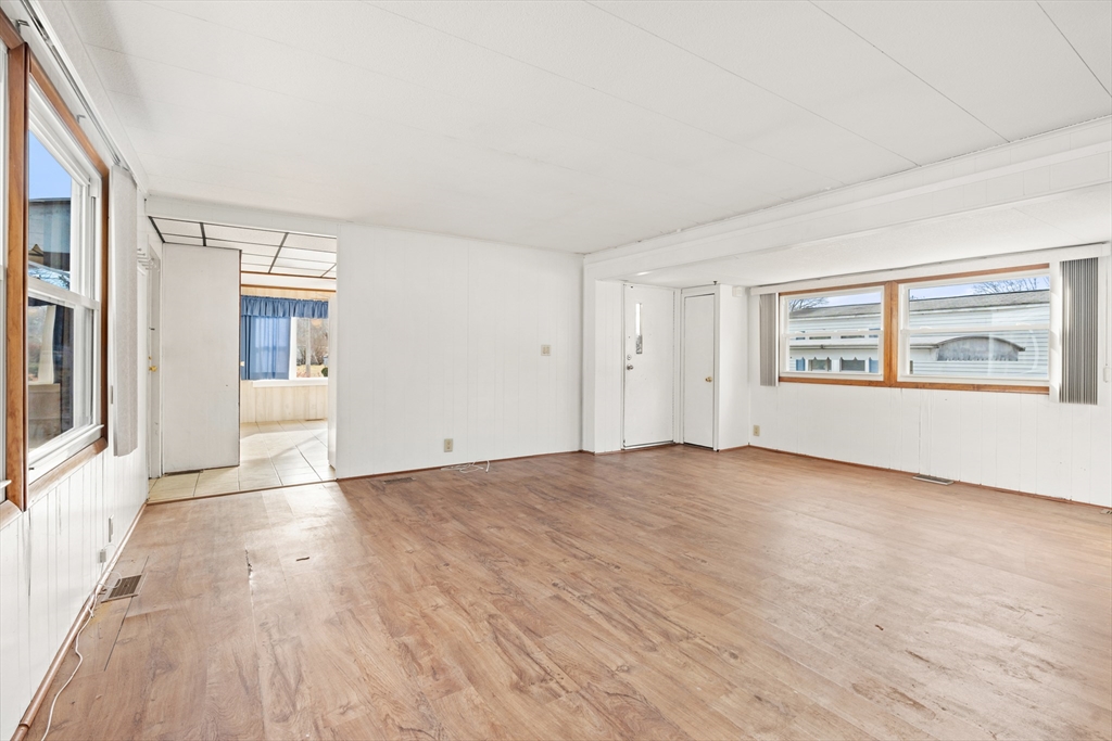 15 Northway Property Photo 16