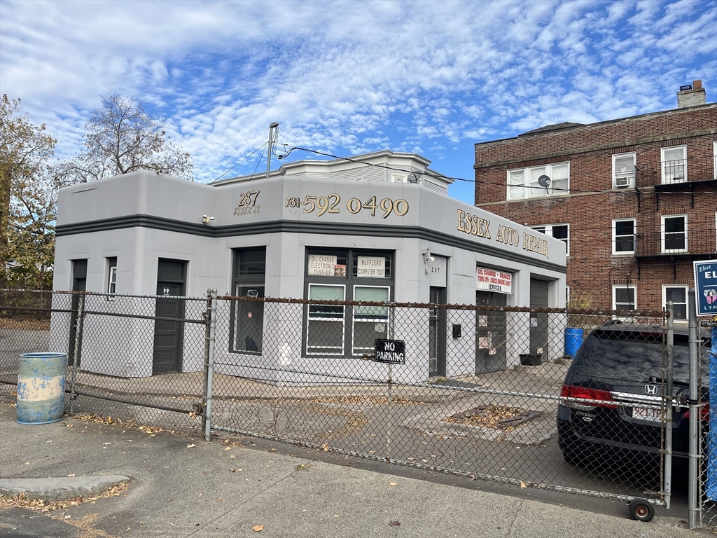 195 Chestnut Street Property Photo 2