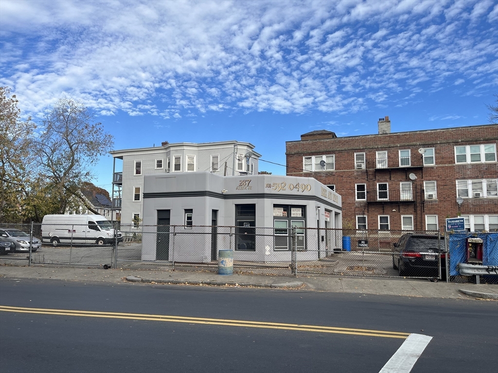 195 Chestnut Street Property Photo 3