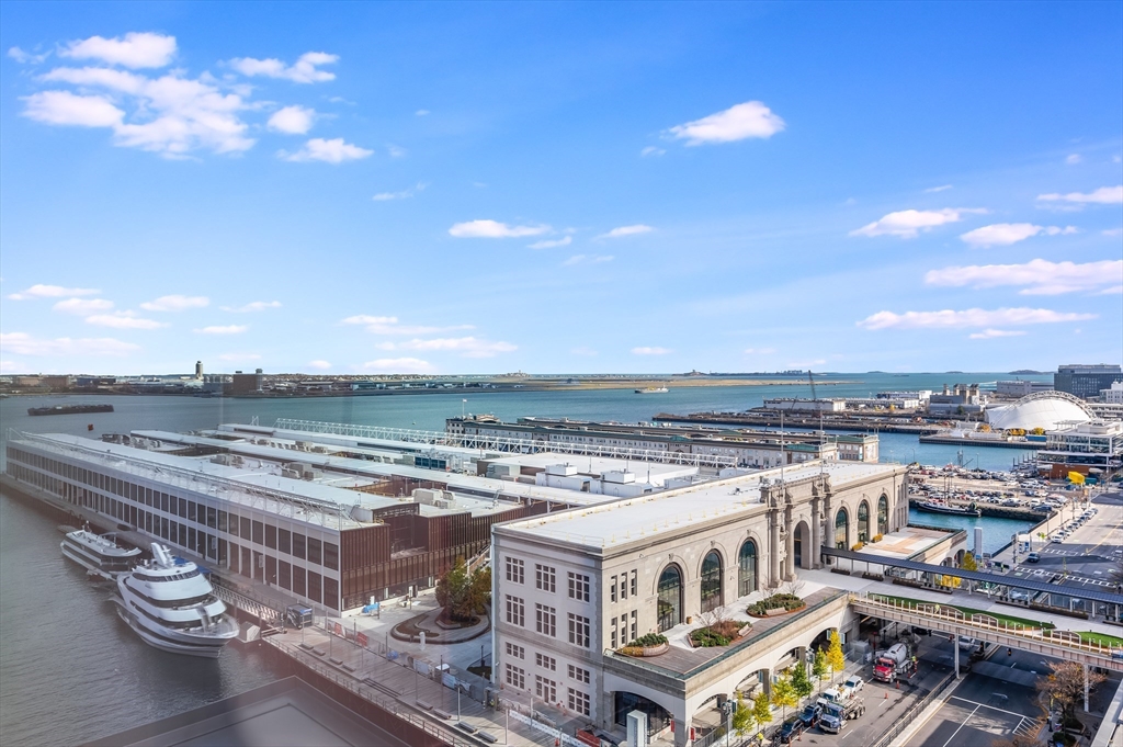 133 Seaport Blvd # 1723 Property Photo 1