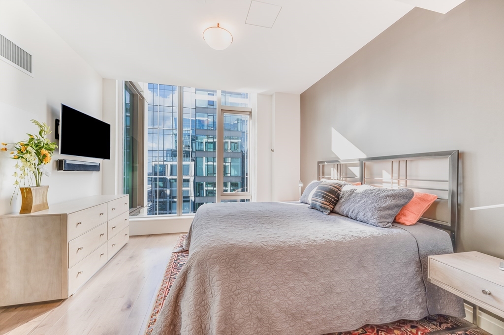 133 Seaport Blvd # 1723 Property Photo 13