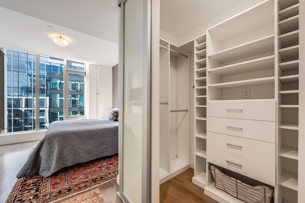 133 Seaport Blvd # 1723 Property Photo 15
