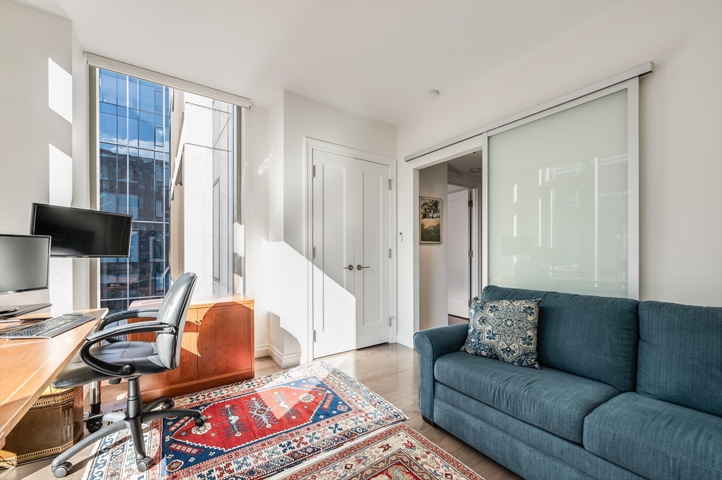 133 Seaport Blvd # 1723 Property Photo 19