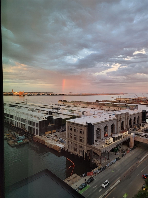 133 Seaport Blvd # 1723 Property Photo 24
