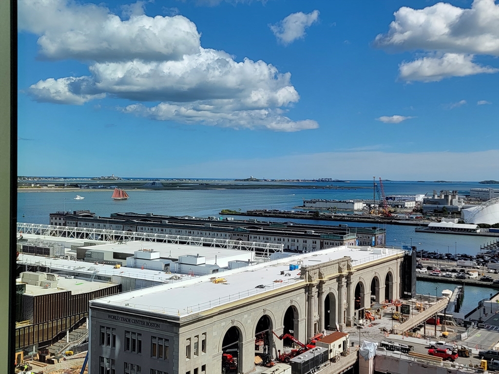 133 Seaport Blvd # 1723 Property Photo 26
