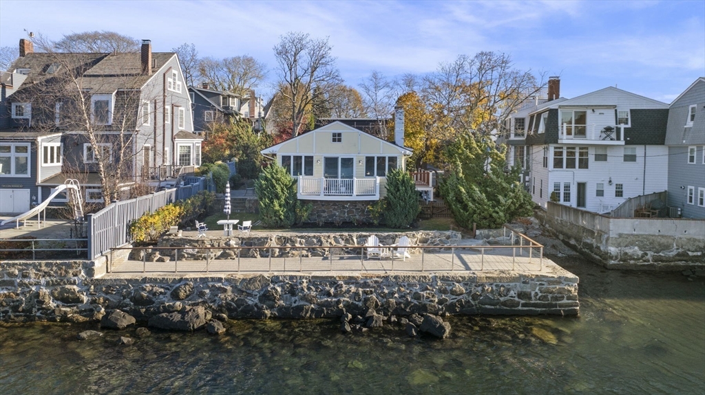 9 Fort Beach Way Property Photo 3