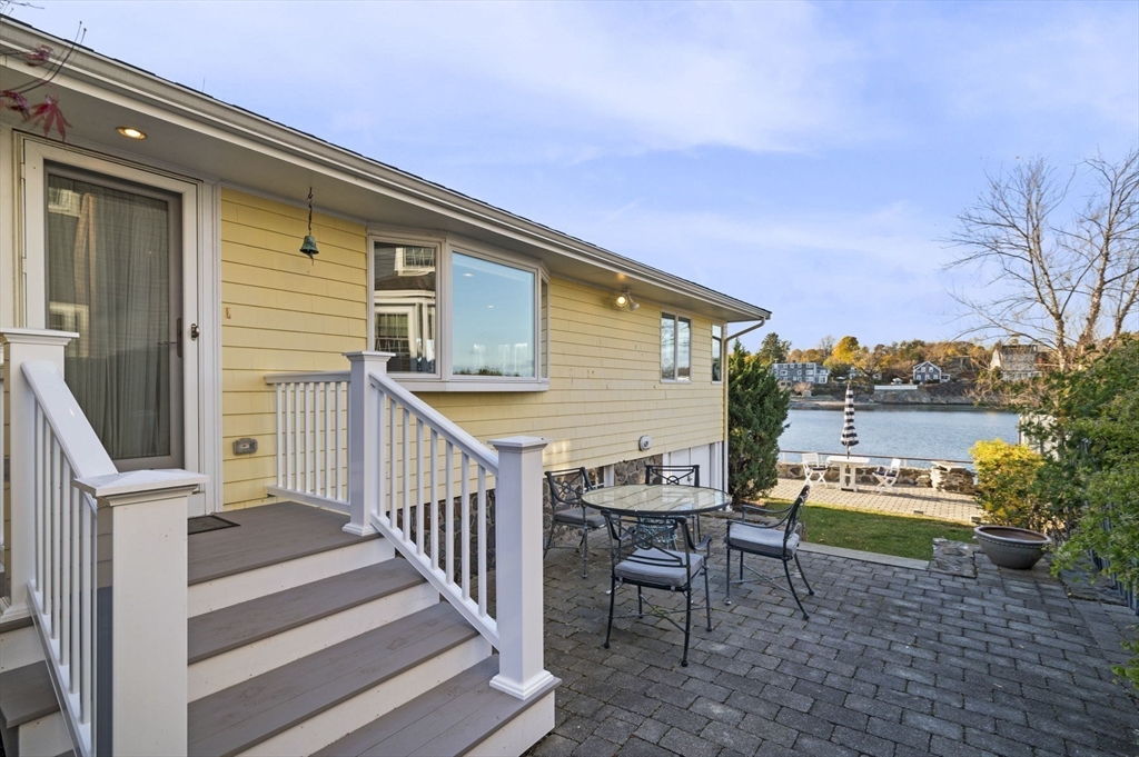 9 Fort Beach Way Property Photo 4