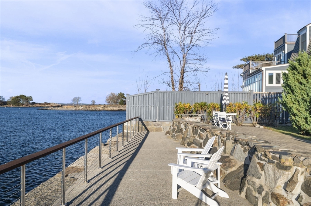 9 Fort Beach Way Property Photo 6