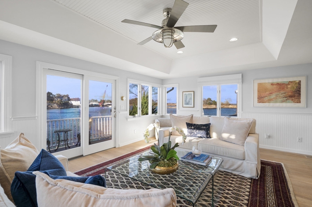 9 Fort Beach Way Property Photo 15