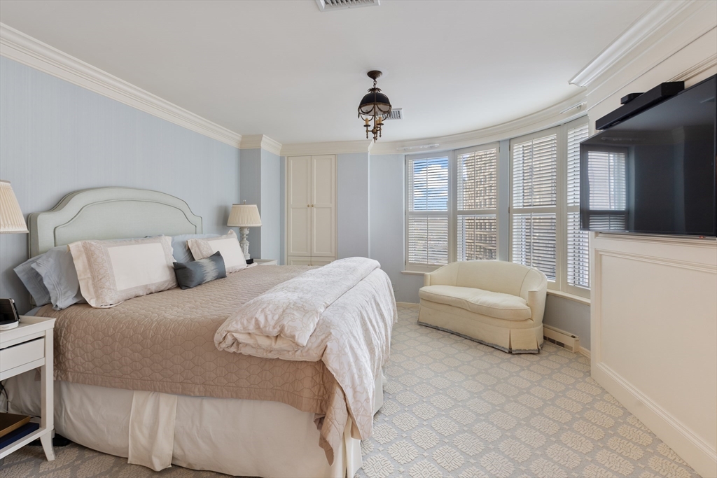 300 Boylston St # 517 Property Photo 22