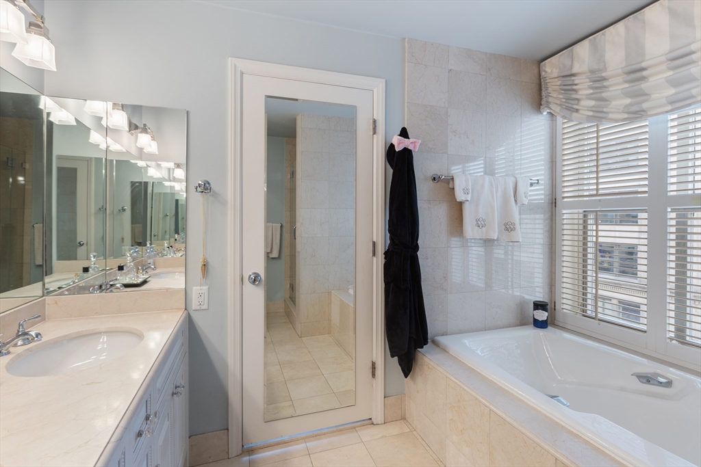 300 Boylston St # 517 Property Photo 24
