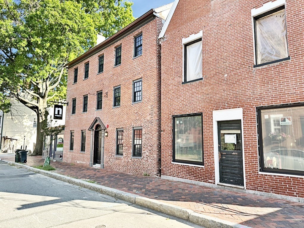 21-23 Middle # A Property Photo 1