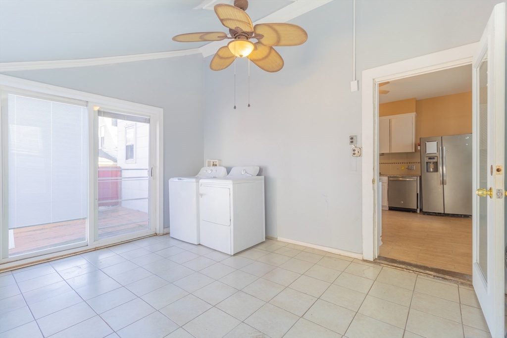219 Pine St Property Photo 10