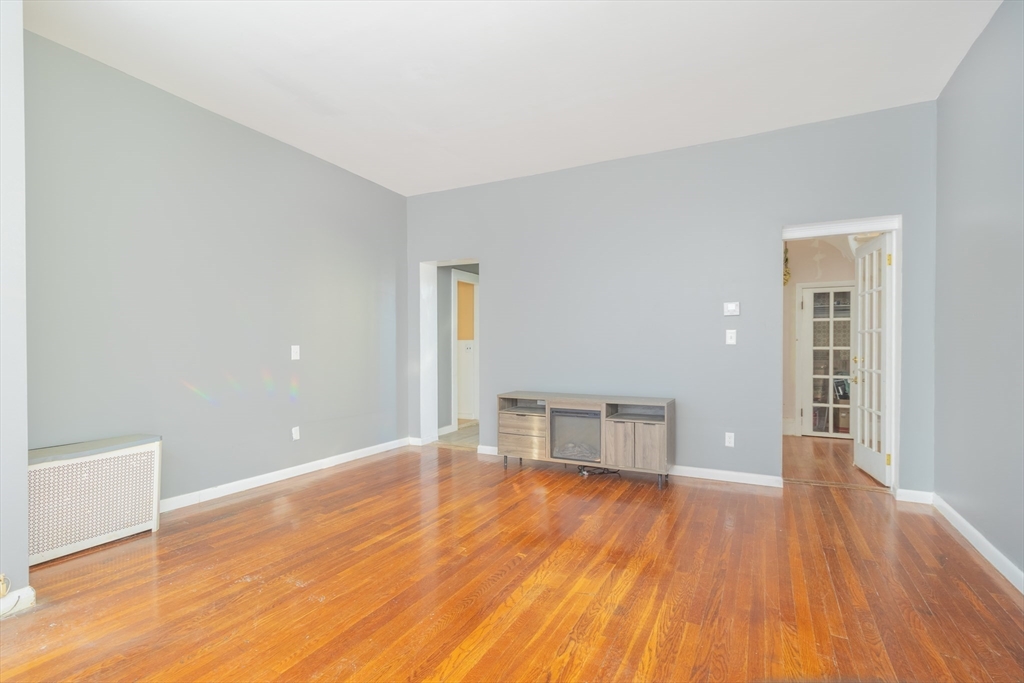 219 Pine St Property Photo 14