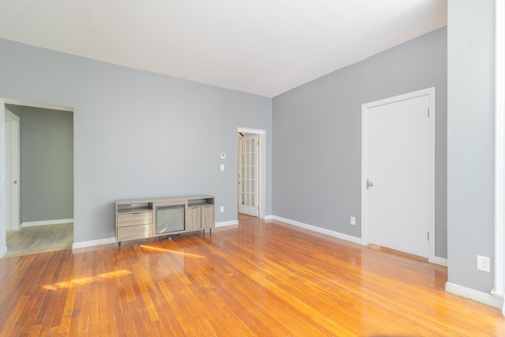219 Pine St Property Photo 15