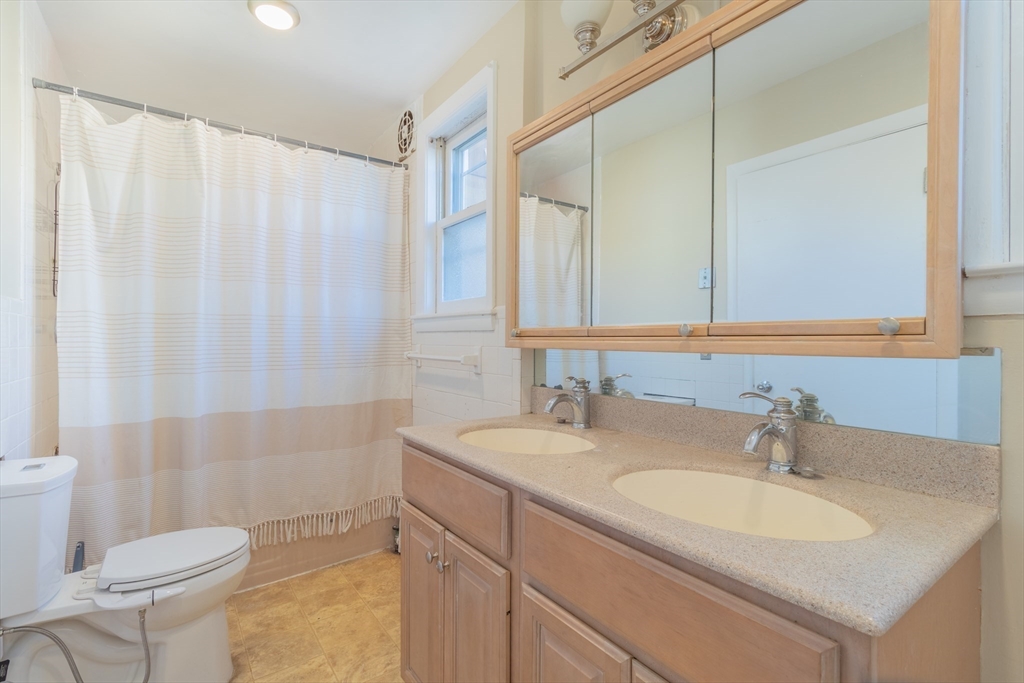 219 Pine St Property Photo 20