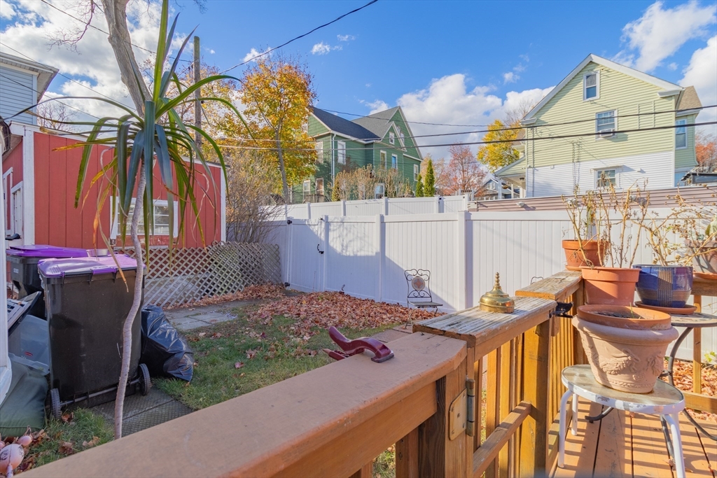 219 Pine St Property Photo 36