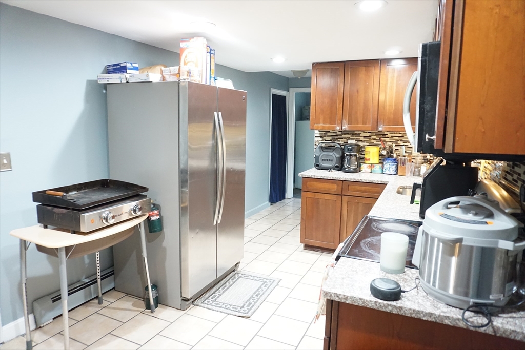 85 Beech St Property Photo 9