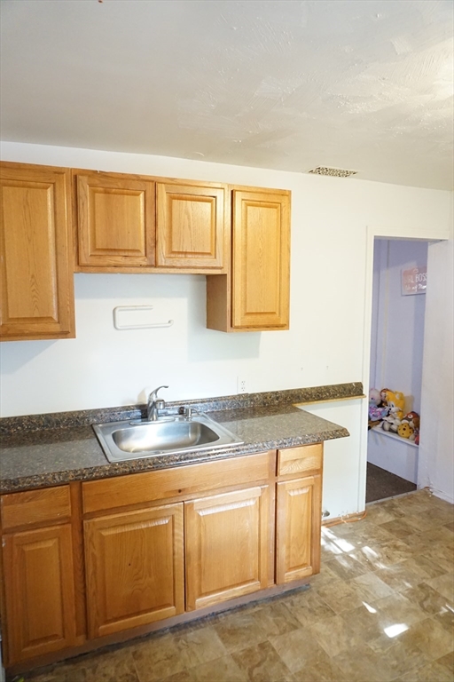 85 Beech St Property Photo 16