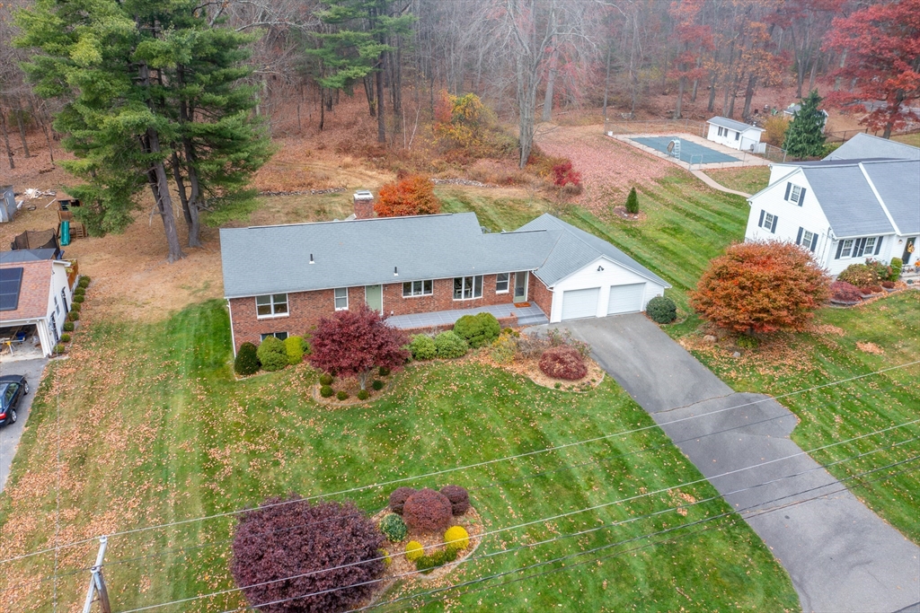 14 Glenn Dr Property Photo 4
