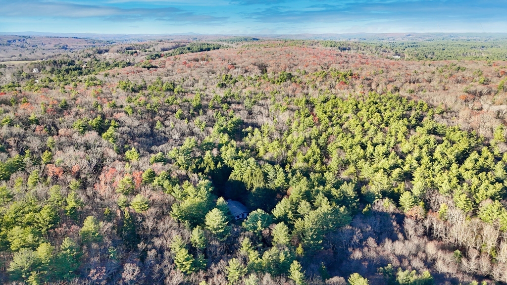 360 Quaker St Property Photo 2
