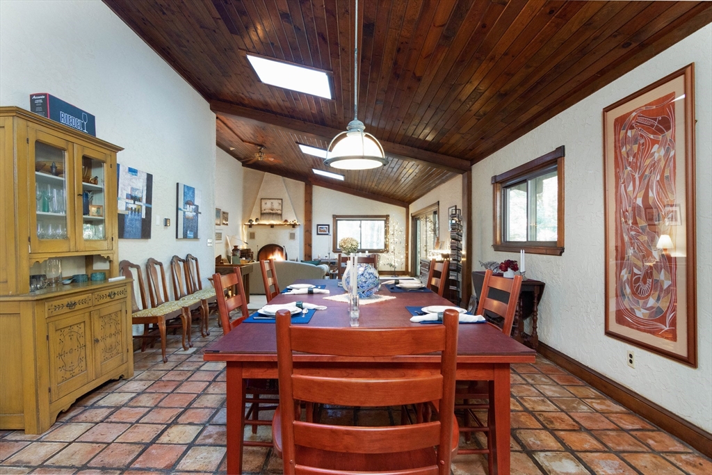 360 Quaker St Property Photo 12