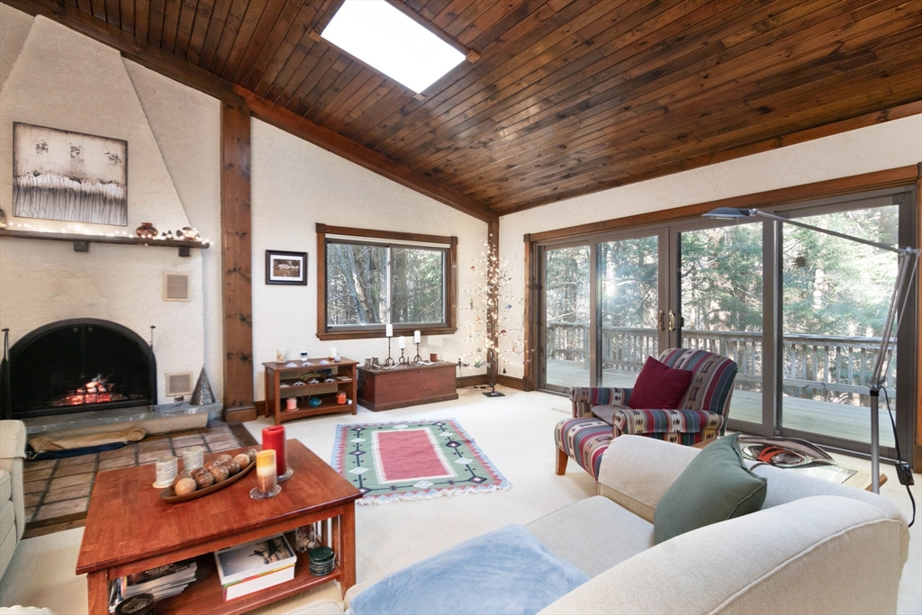 360 Quaker St Property Photo 17