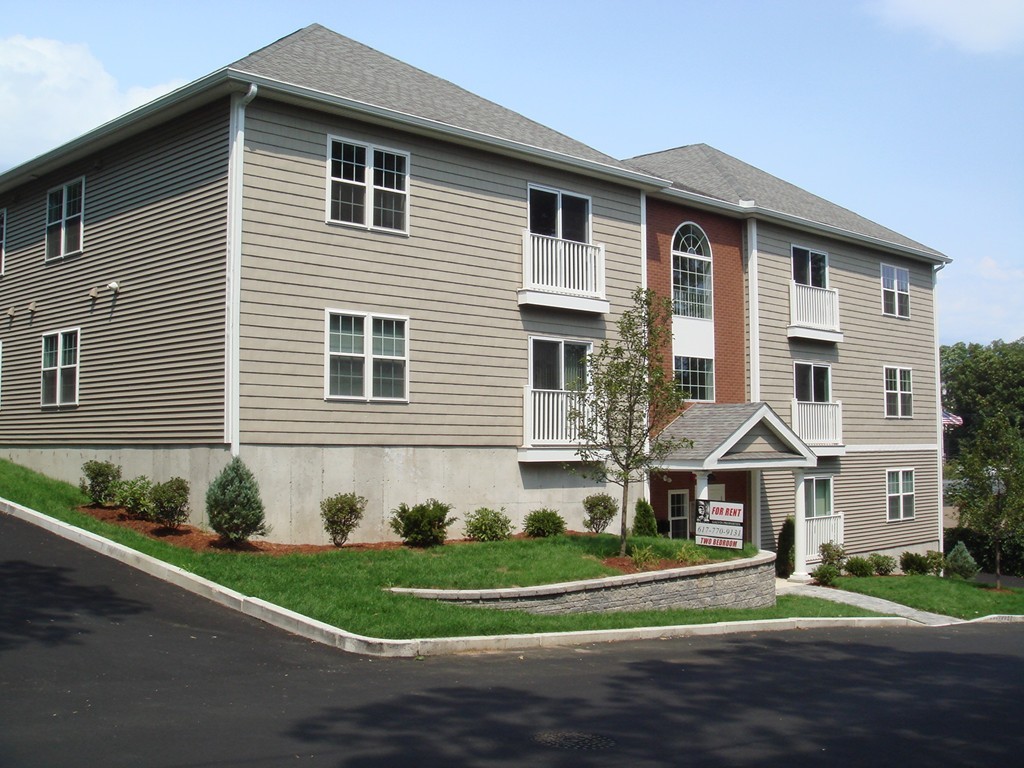 108 California Ave # 301 Property Photo 1
