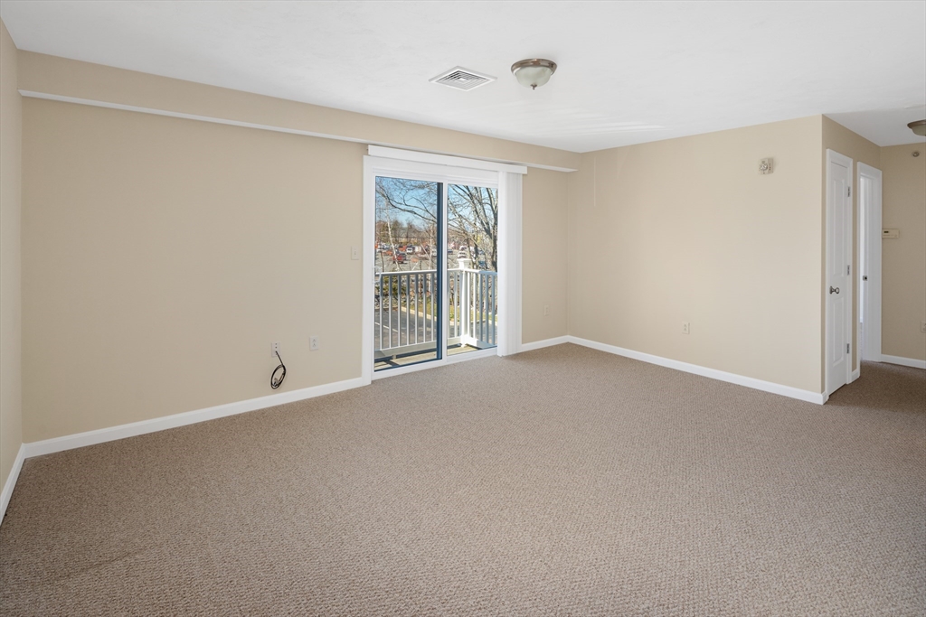 108 California Ave # 301 Property Photo 3