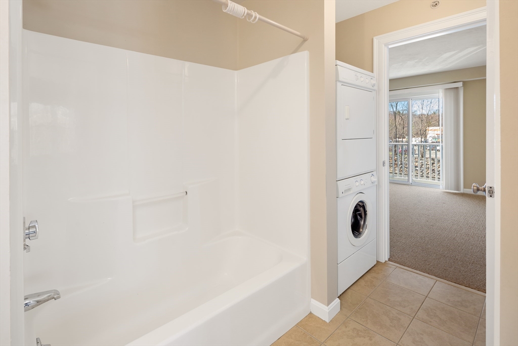 108 California Ave # 301 Property Photo 5