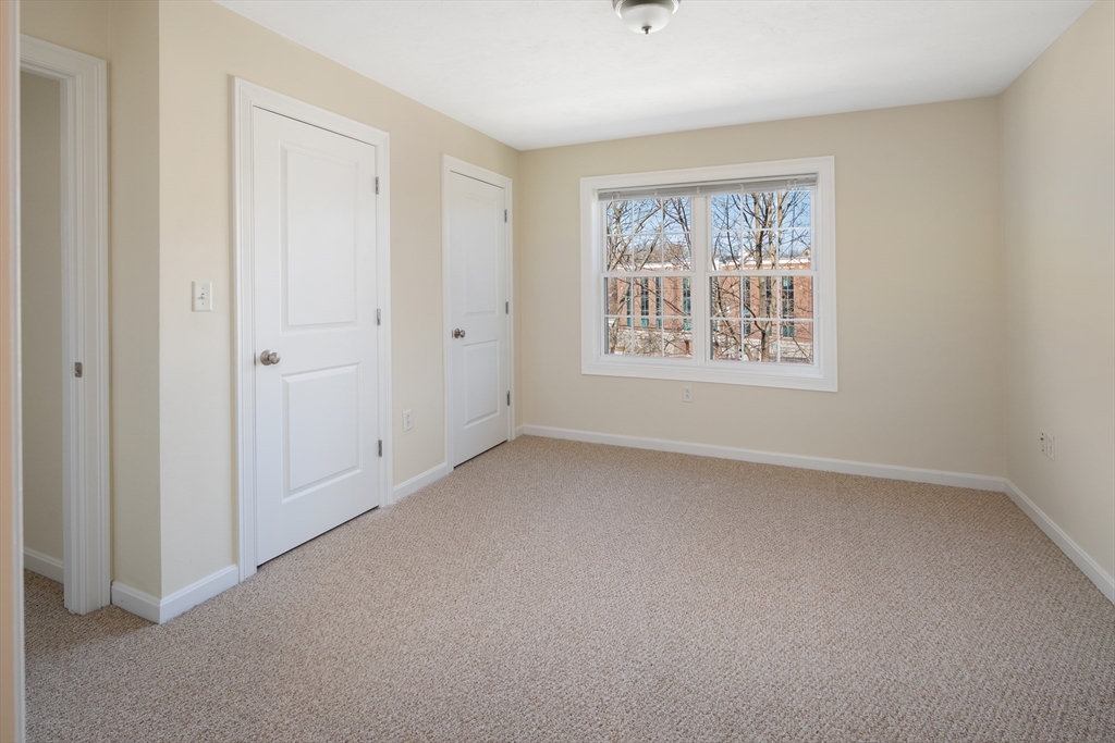 108 California Ave # 301 Property Photo 6