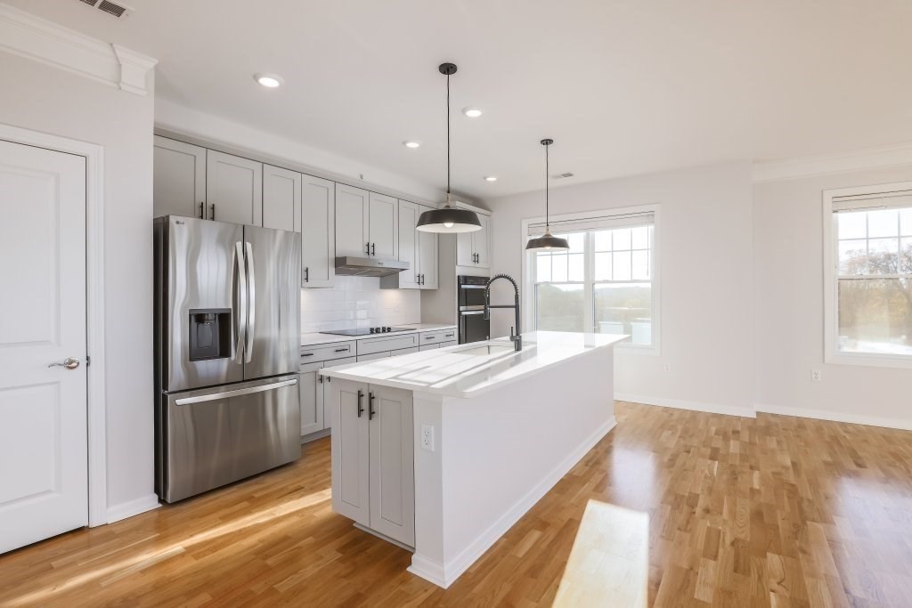6 Peters Farm Way # 406 Property Photo 1