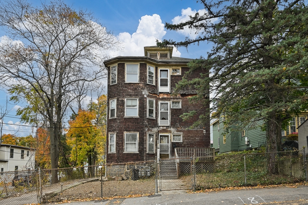 44 Warren Ave Property Photo 1