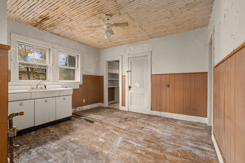 44 Warren Ave Property Photo 11