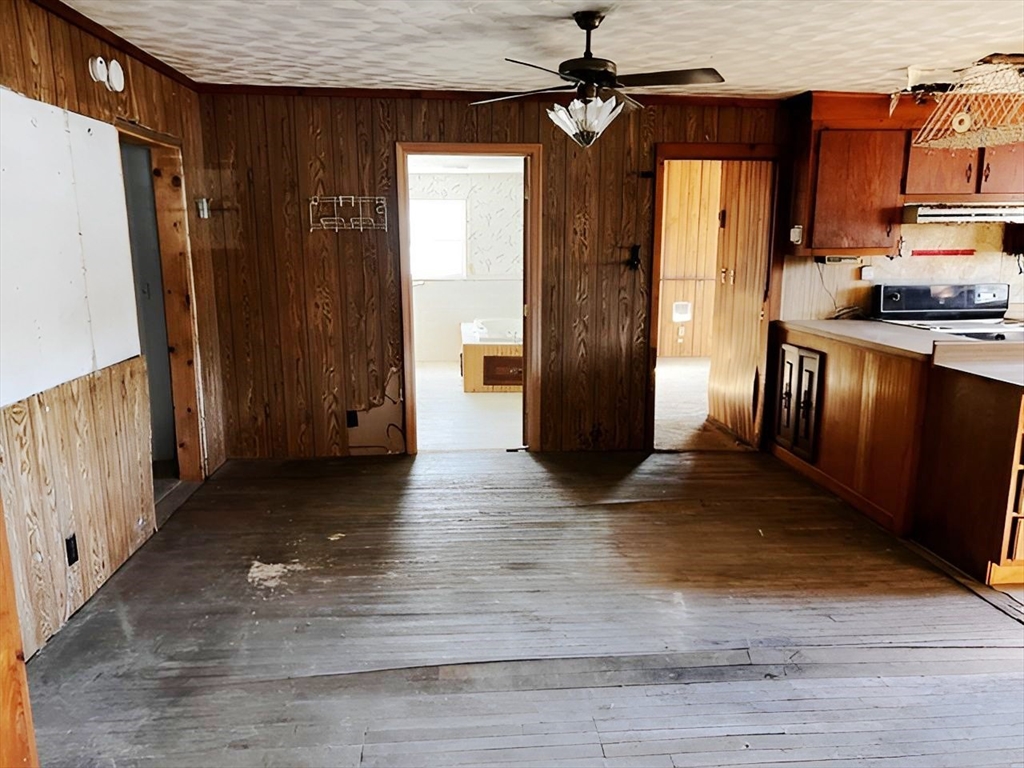 128 Main Street Property Photo 10